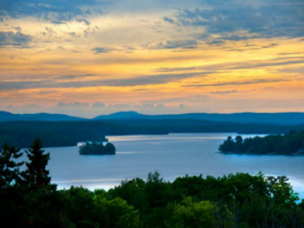 Grand View Resort Weirs Beach Exteriör bild